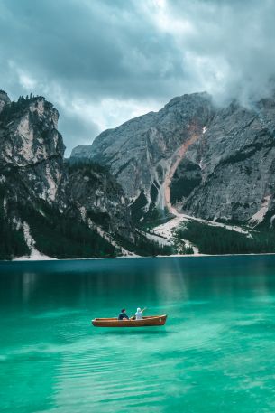 Lake Braies, Italy Wallpaper 640x960