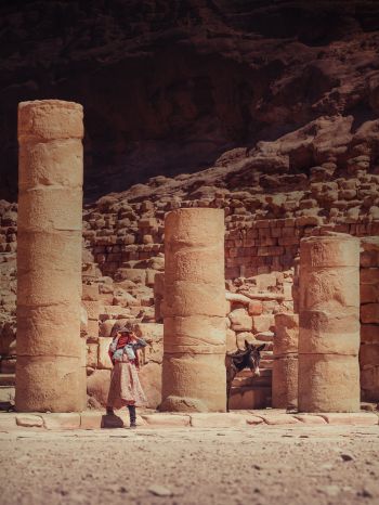 Petra, Jordan Wallpaper 2048x2732