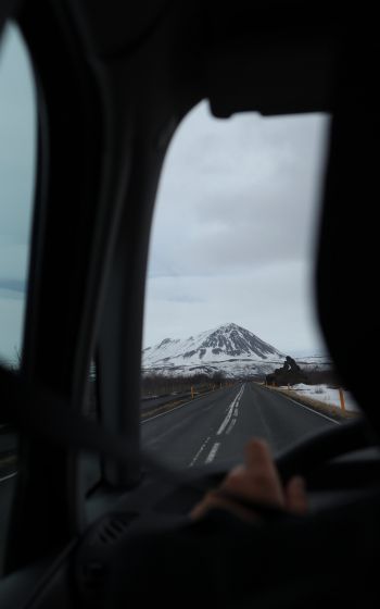 Обои 1600x2560 Исландия, путешествие на машине
