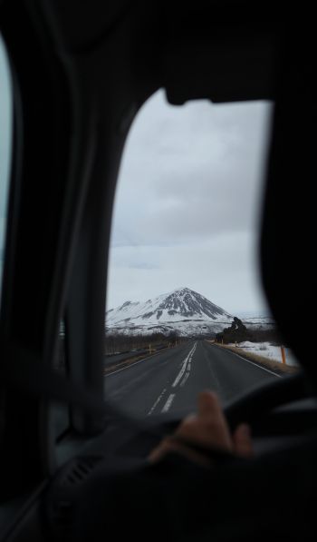 Iceland, travel by car Wallpaper 600x1024