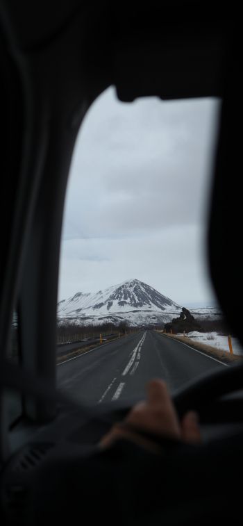 Обои 1170x2532 Исландия, путешествие на машине