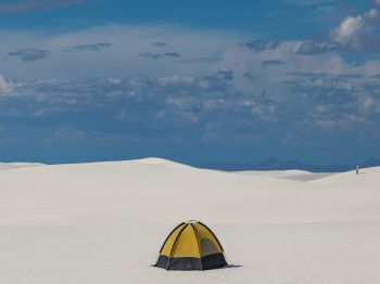 Обои 800x600 палатка, снежная долина