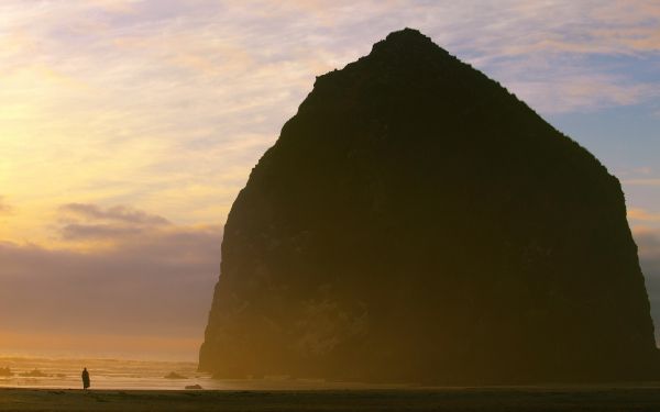 Cannon Beach, Oregon, USA Wallpaper 2560x1600