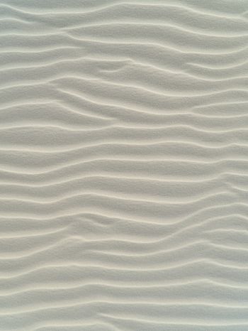 Обои 2048x2732 песок, белый, фон