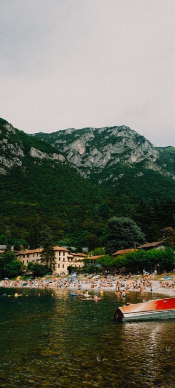 Lierna, province of Lecco, Italy Wallpaper 1080x2400