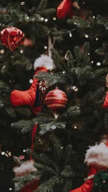 Christmas tree, christmas toys, New Year Wallpaper 640x1136
