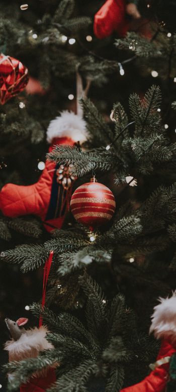 Christmas tree, christmas toys, New Year Wallpaper 1080x2400