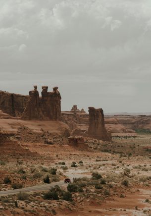 Moab, Utah, USA Wallpaper 1668x2388