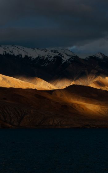 Lake Pangong, Leh Ladakh Wallpaper 1752x2800