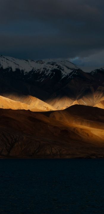 Lake Pangong, Leh Ladakh Wallpaper 1080x2220