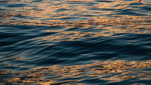 sea, sun reflection Wallpaper 2048x1152