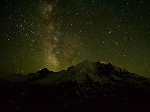 Обои 800x600 ночное небо, горы