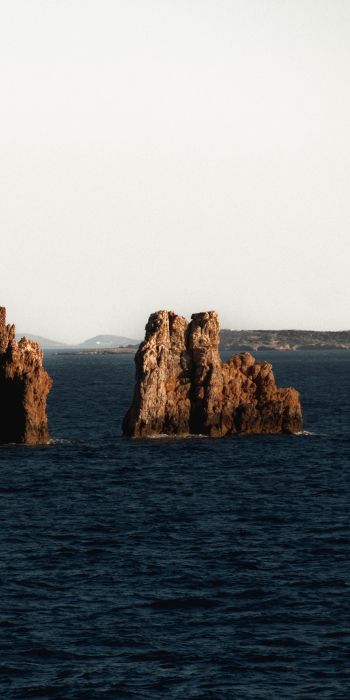 Обои 720x1440 Греция, скалы в море