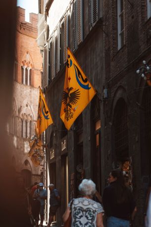 Siena, Province of Siena, Italy Wallpaper 640x960