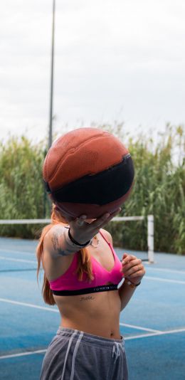 girl with ball Wallpaper 1080x2220