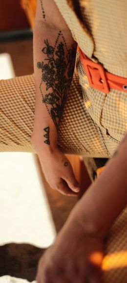 tattoo girl Wallpaper 720x1600