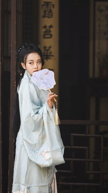 Oriental girl Wallpaper 640x1136