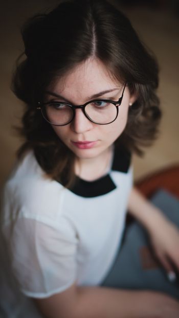 girl with glasses Wallpaper 1080x1920