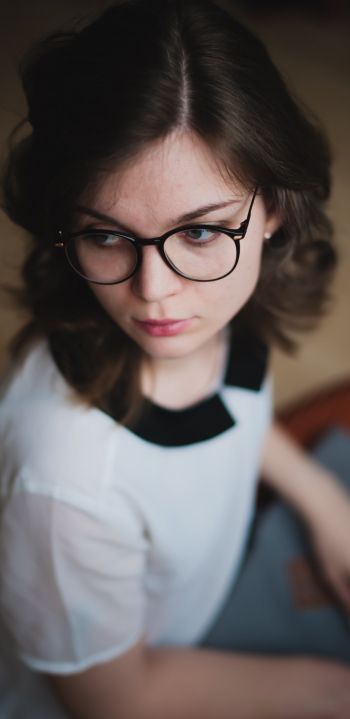 girl with glasses Wallpaper 1440x2960