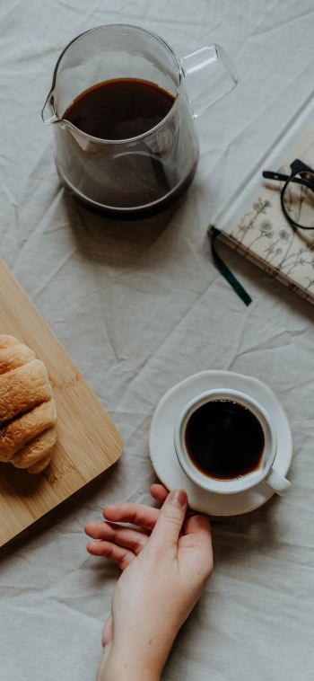 Coffee with croissants Wallpaper 1080x2340