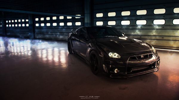 Обои 1280x720 NIssan Skyline GTR R35, мустанг, спортивная машина