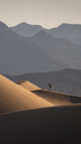 mountain peaks, desert Wallpaper 640x1136