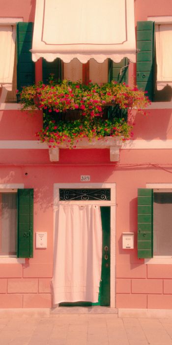 Burano, Venice, metropolitan city of venice, Italy Wallpaper 720x1440