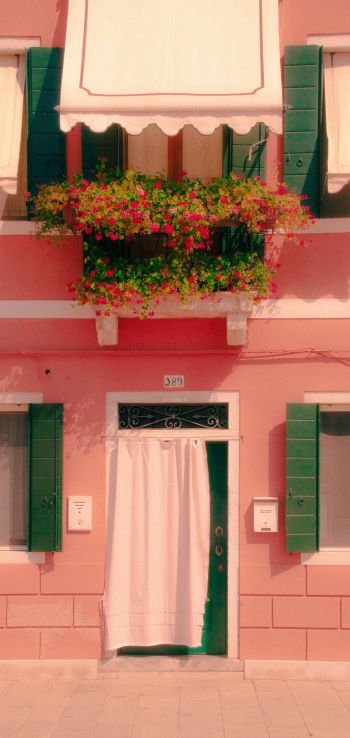 Burano, Venice, metropolitan city of venice, Italy Wallpaper 1440x3040