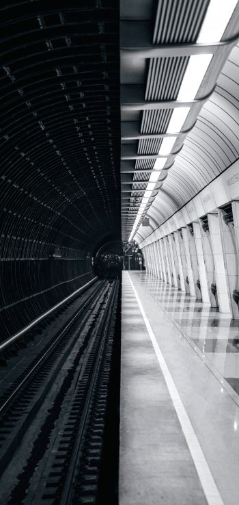 subway, black and white, Moscow Wallpaper 1080x2280