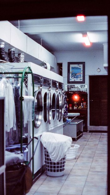 Munich, laundry Wallpaper 640x1136