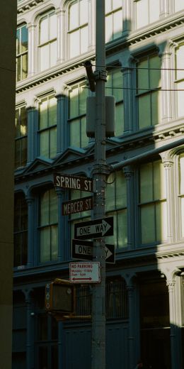 Soho, Manhattan, New York, New York State, USA Wallpaper 720x1440