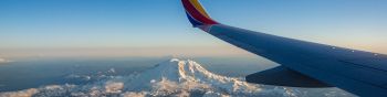 airplane wing, flight, Mount Rainier Wallpaper 1590x400