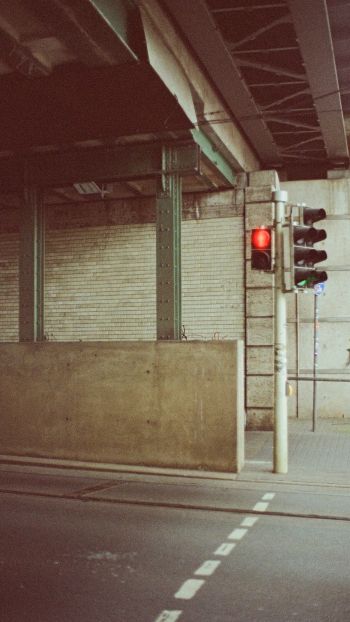 Nuremberg, Germany, traffic light Wallpaper 720x1280