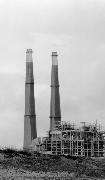 Обои 600x1024 Мосс Лендинг, Калифорния, США, завод