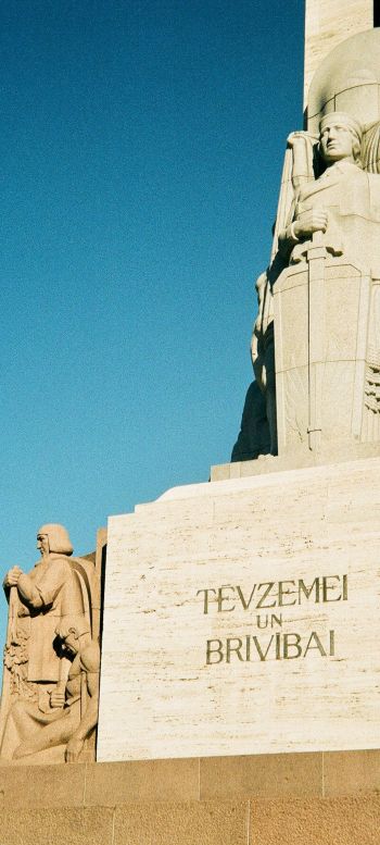 Обои 1080x2400 Памятник Свободы, Рига, Латвия, достопримечательность