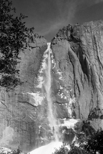 Обои 640x960 Йосемитский водопад, Национальный парк Йосемити, Калифорния, США