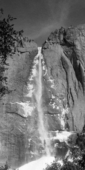 Yosemite Falls, Yosemite National Park, California, USA Wallpaper 720x1440