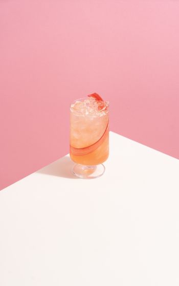 Обои 1752x2800 коктейль, розовый, напиток, минимализм