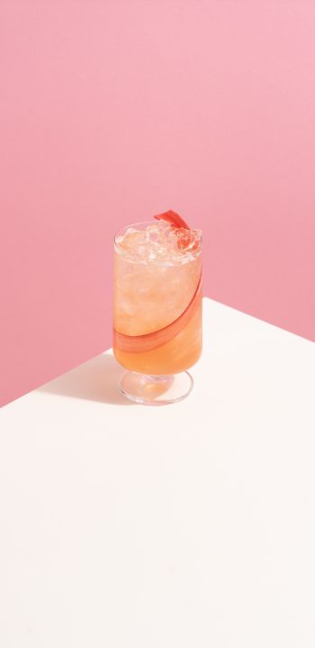 Обои 1440x2960 коктейль, розовый, напиток, минимализм