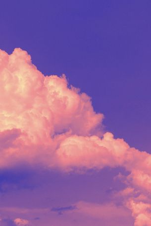 Обои 640x960 фиолетовое небо, кучевые облака, фиолетовый