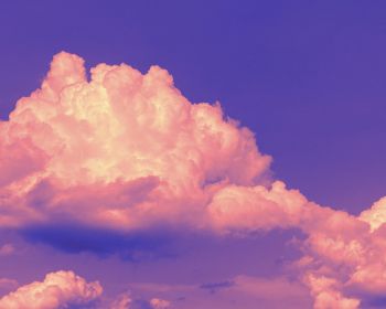 Обои 1280x1024 фиолетовое небо, кучевые облака, фиолетовый