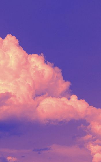 Обои 800x1280 фиолетовое небо, кучевые облака, фиолетовый