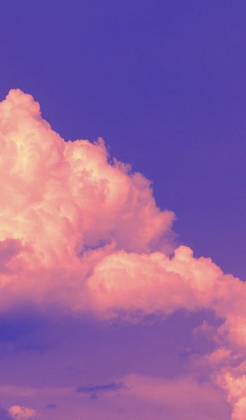 Обои 600x1024 фиолетовое небо, кучевые облака, фиолетовый