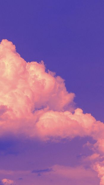Обои 640x1136 фиолетовое небо, кучевые облака, фиолетовый