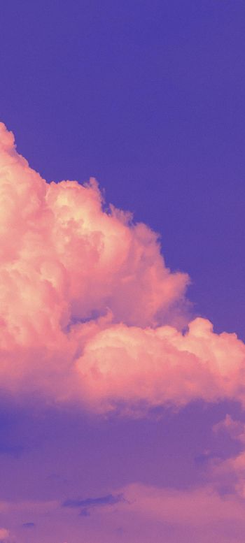 Обои 720x1600 фиолетовое небо, кучевые облака, фиолетовый