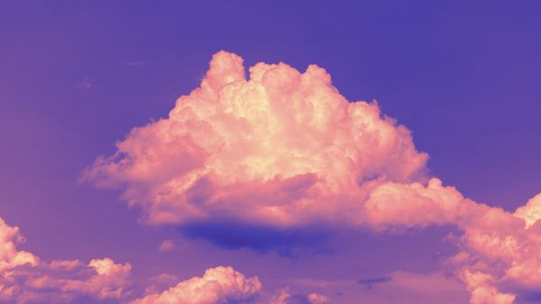 Обои 1280x720 фиолетовое небо, кучевые облака, фиолетовый