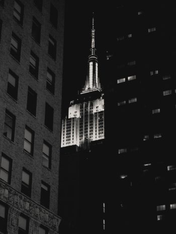 Empire State Building, New York, black and white Wallpaper 2048x2732