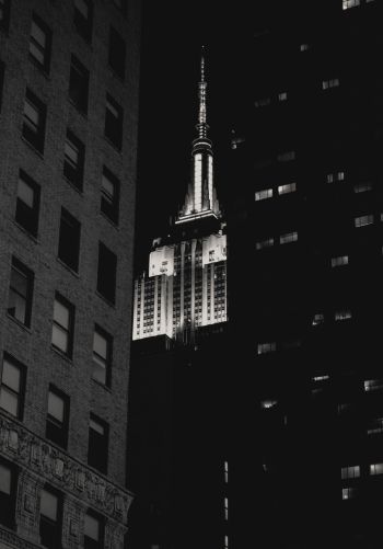 Empire State Building, New York, black and white Wallpaper 1668x2388