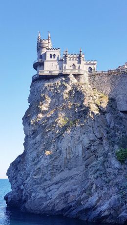 Swallow's nest, castle, Crimea Wallpaper 640x1136