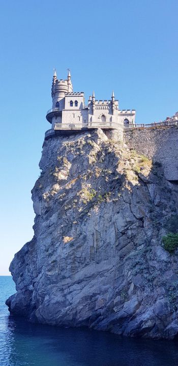 Swallow's nest, castle, Crimea Wallpaper 1080x2220